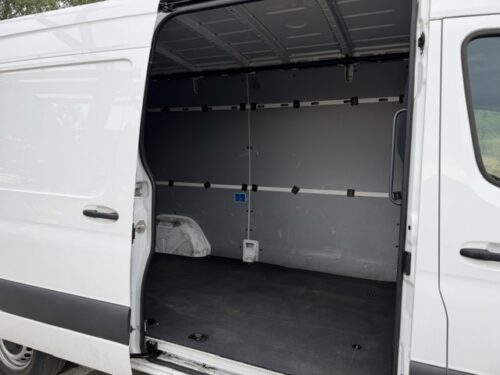 E-Sprinter 100% elettrico autonimia 160 km